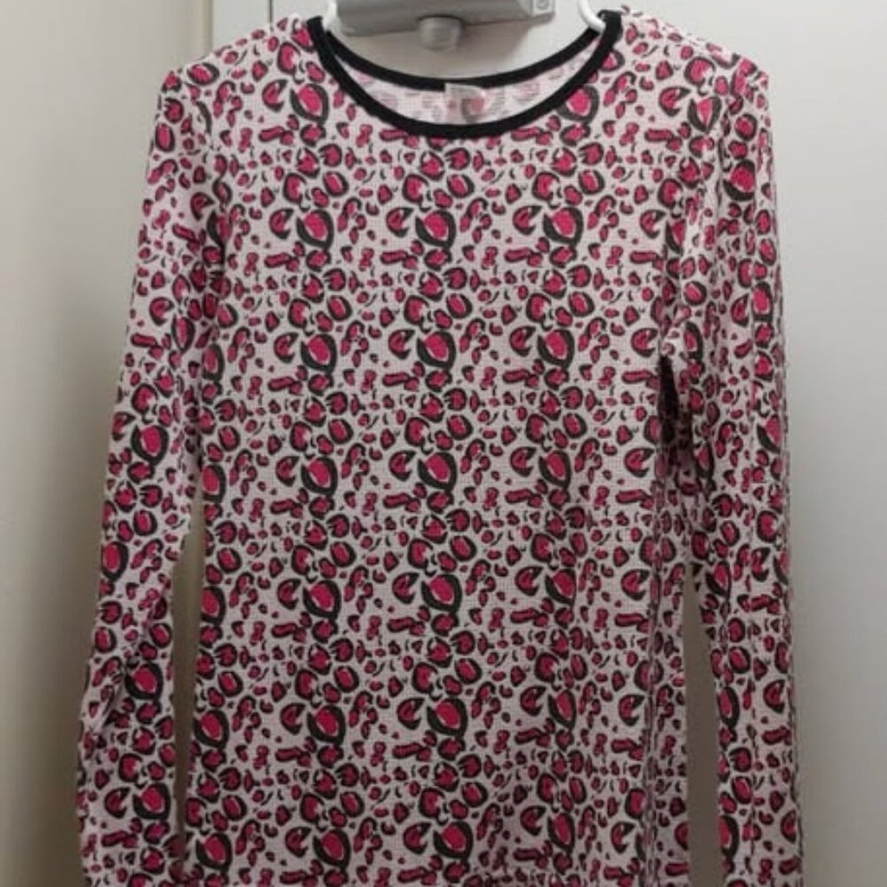 GENTLY USED, LVER LONG SLEEVE PULL OVER, LARGE!!!
